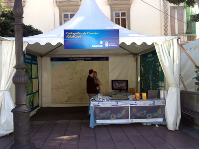 Stand de GRAFCAN, Alameda de Colón en Las Palmas de Gran Canaria Stand de GRAFCAN, en la Alameda de Colón de Las Palmas de Gran Canaria